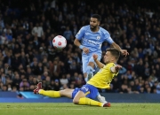 开云体育入口-曼城队员表现出色，关键一球险胜对手继续追赶榜首位置的简单介绍