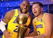 开云体育APP下载-湖人鏖战步行者，詹姆斯扛起全队