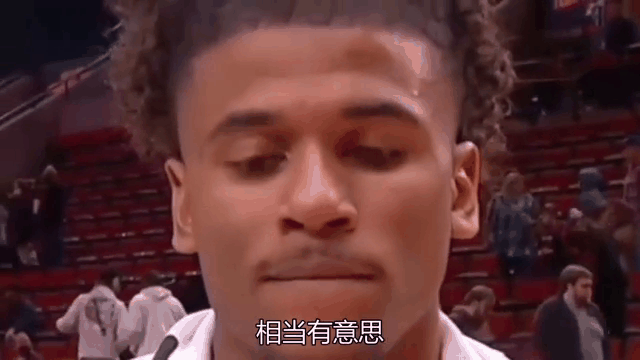 沃尔夫斯堡防守失误频频，引发球迷热议的简单介绍