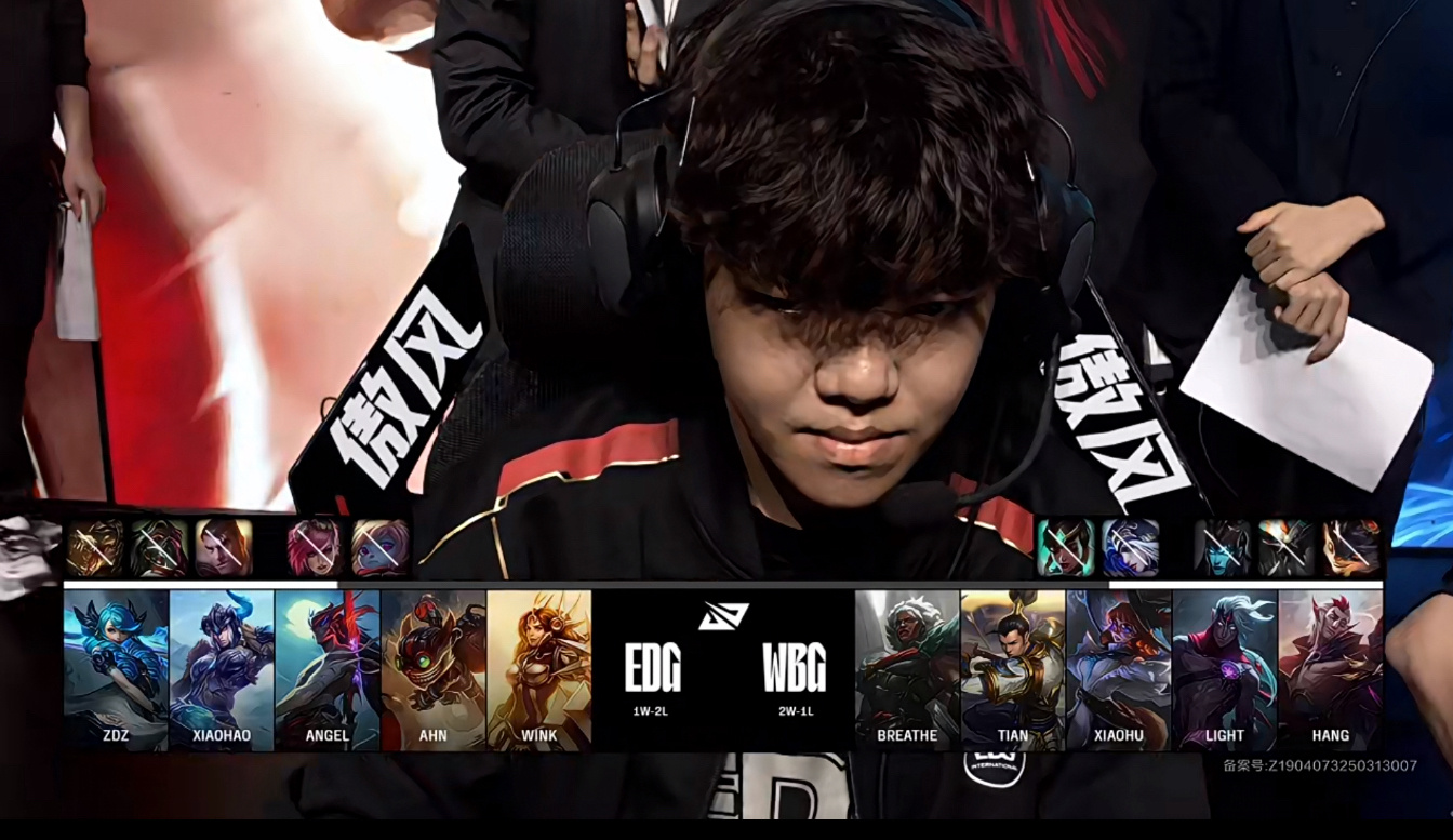 包含EDG翻盘JDG，JackeyLove团战一打五宿敌对决淘汰赛，让粉丝疯狂欢呼的词条