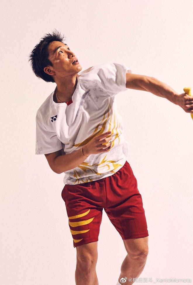 包含泰国羽毛球队横扫英格兰羽毛球队，桃田贤斗送出助攻的词条