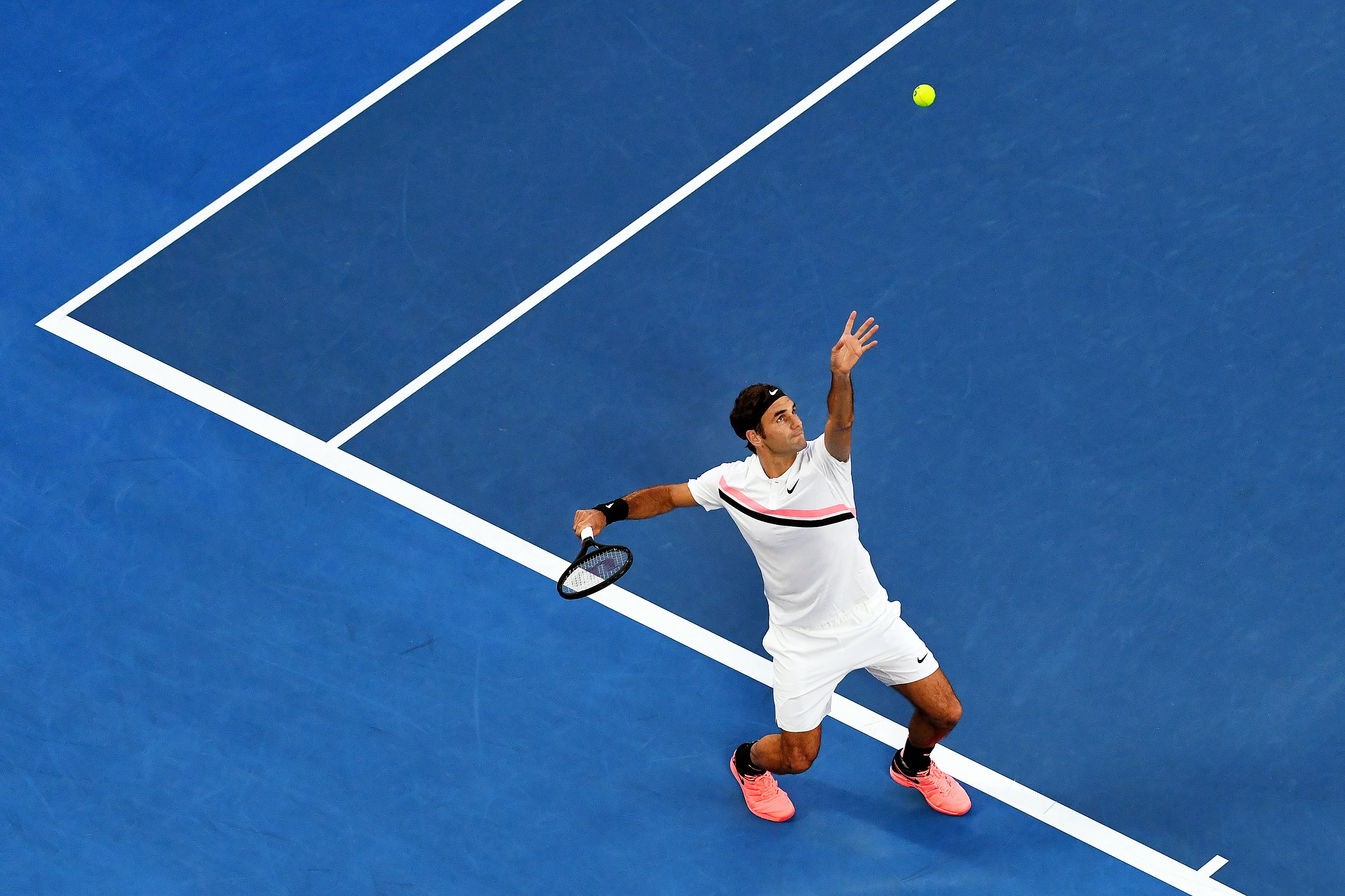 美国网球队横扫西班牙网球队，费德勒绝境逆转的简单介绍