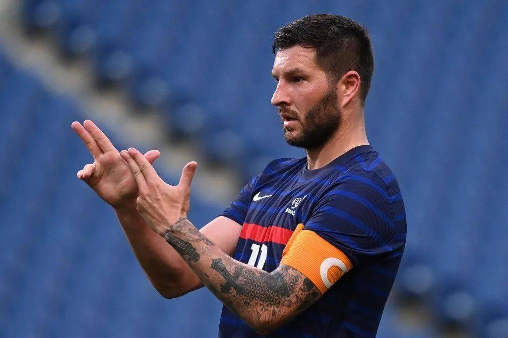 中国羽毛球队逆转法国羽毛球队，辛杜完成帽子戏法的简单介绍