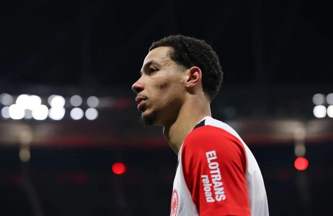 曼联逆转哥伦比亚，莫德里奇点燃赛场